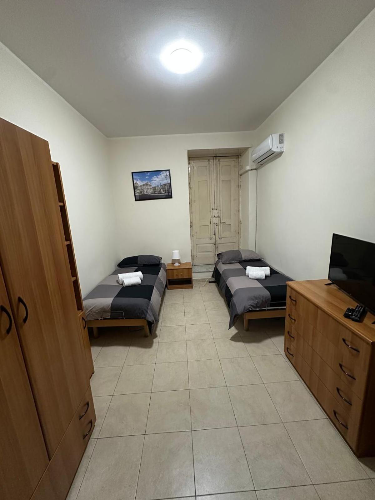 Agata House Hotel Catania Bagian luar foto