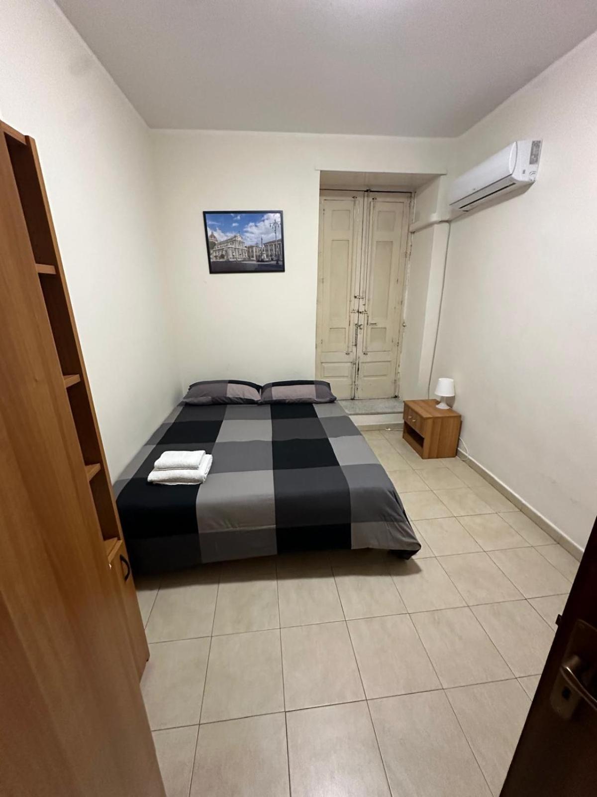 Agata House Hotel Catania Bagian luar foto