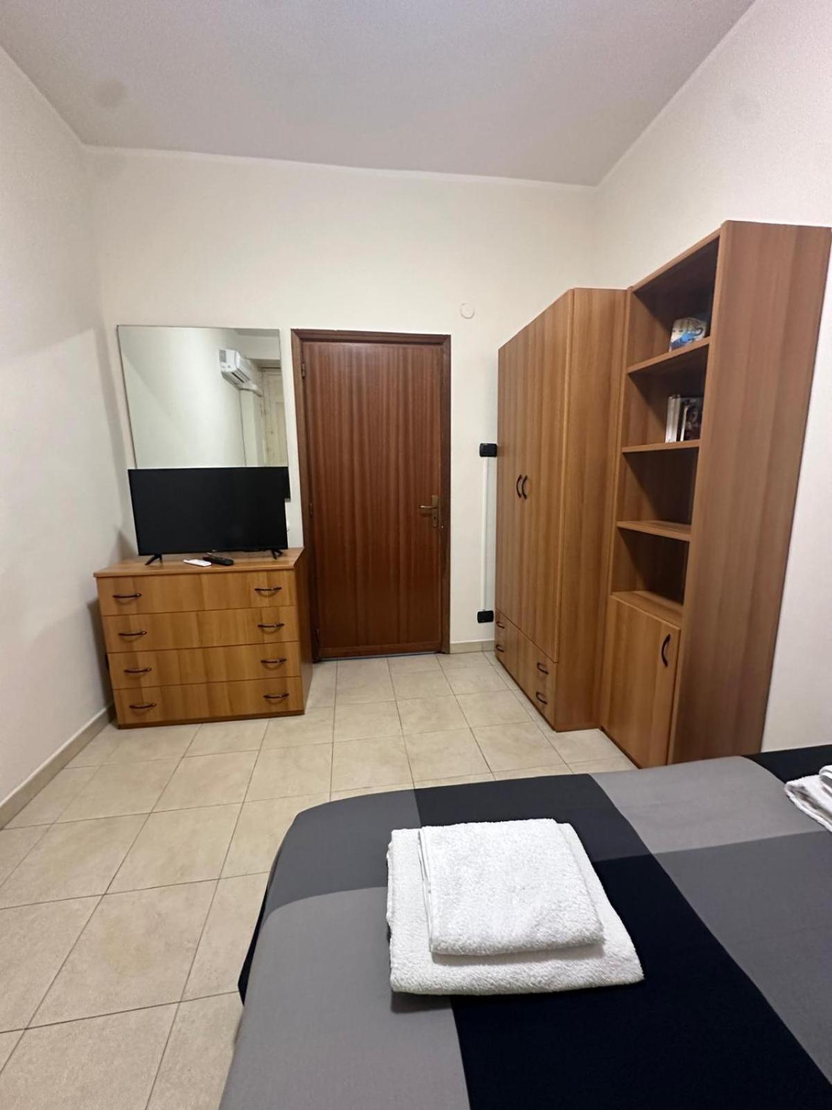 Agata House Hotel Catania Bagian luar foto