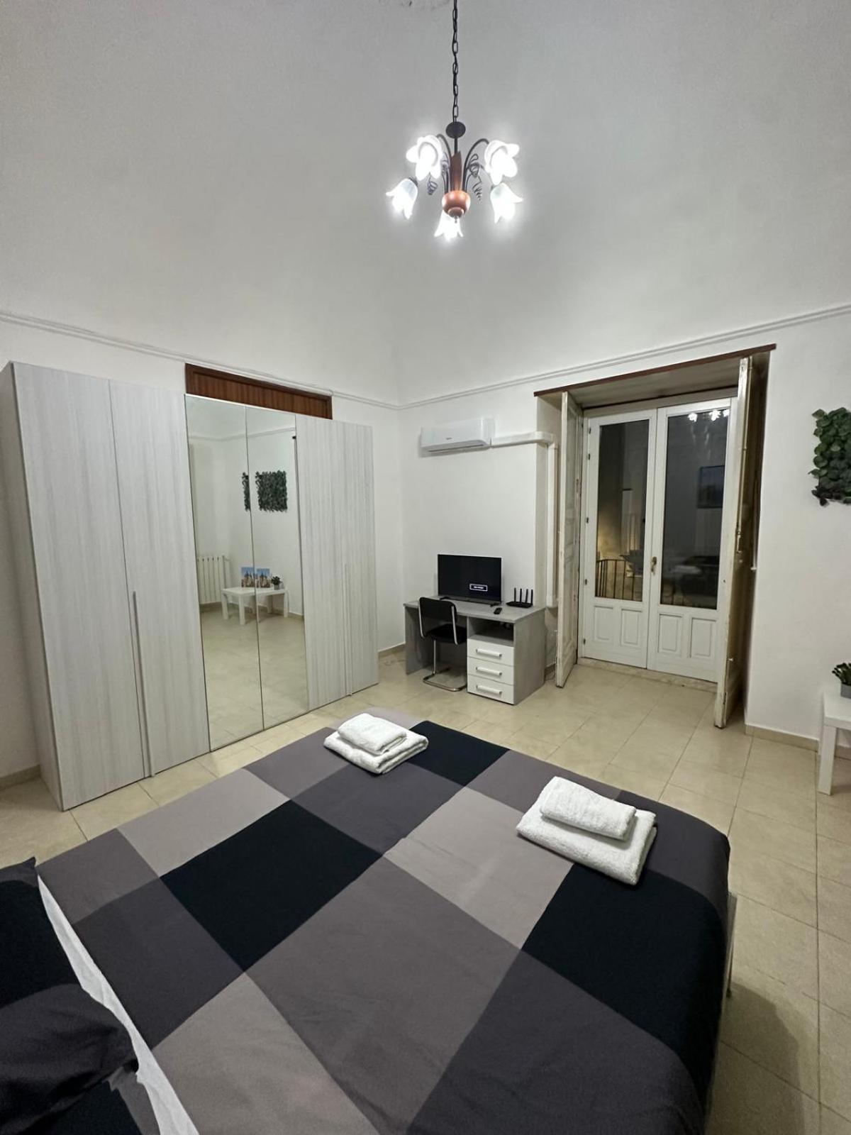Agata House Hotel Catania Bagian luar foto