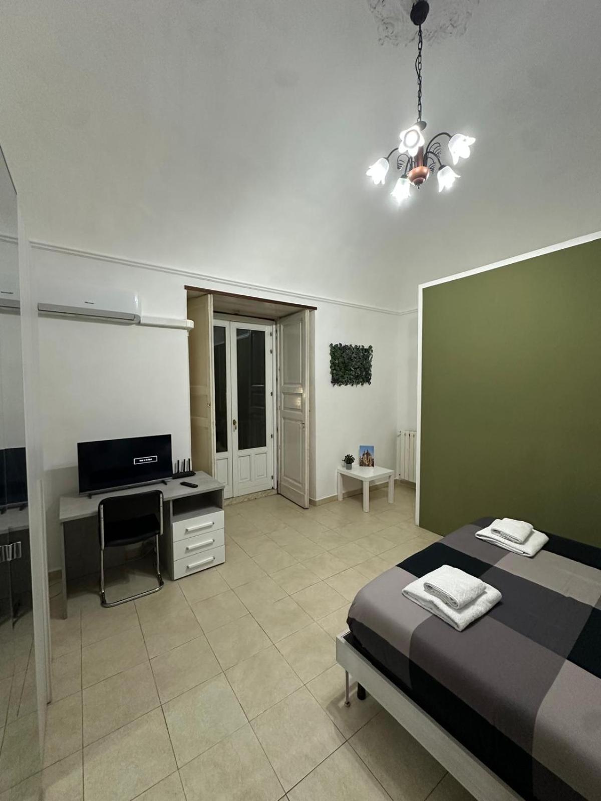 Agata House Hotel Catania Bagian luar foto