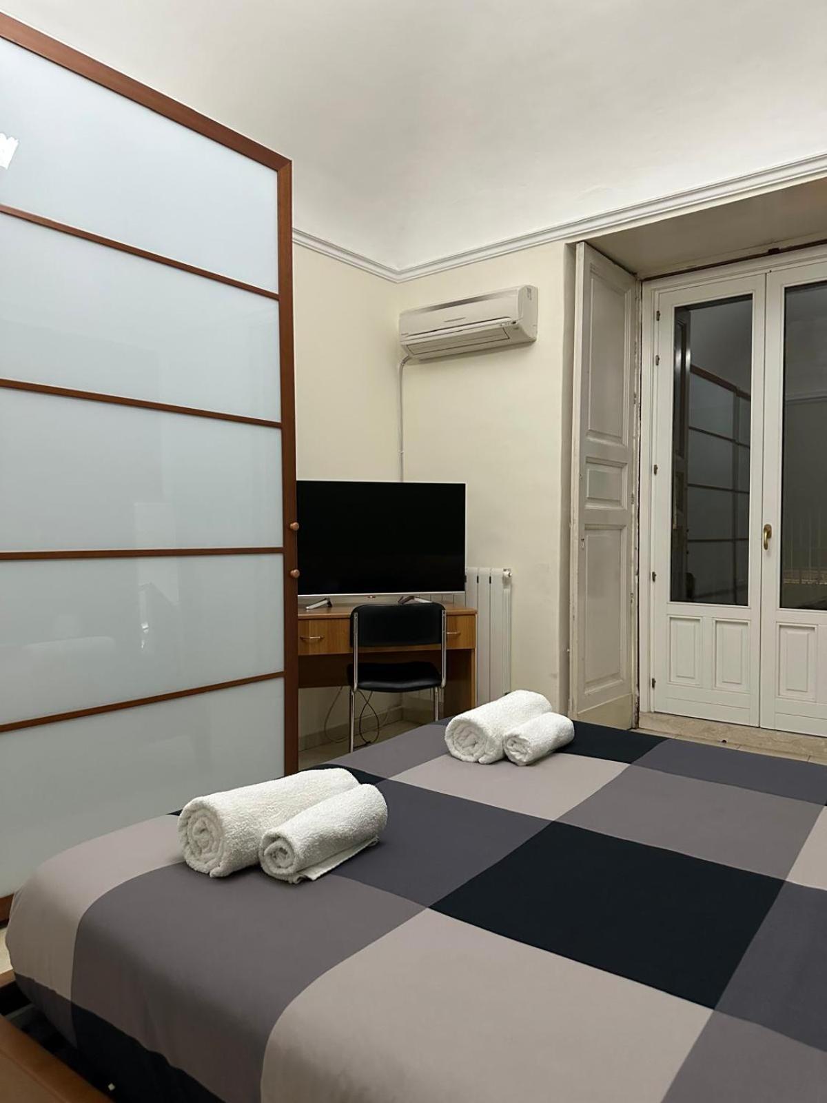 Agata House Hotel Catania Bagian luar foto