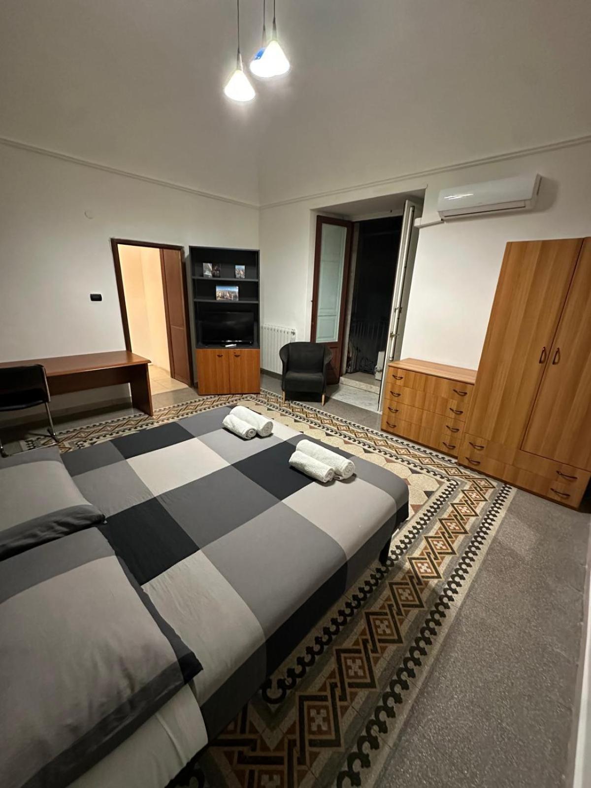 Agata House Hotel Catania Bagian luar foto